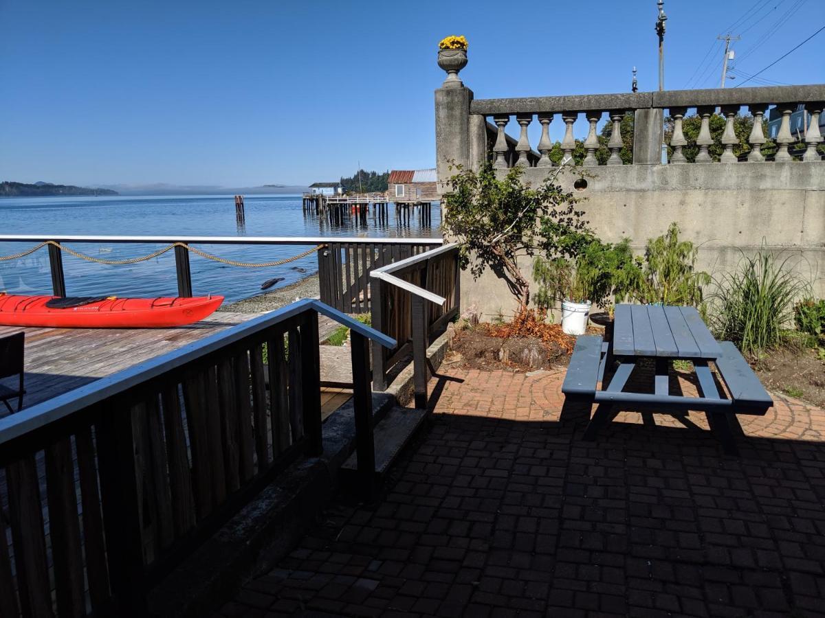 Nimpkish Hotel Alert Bay Екстер'єр фото