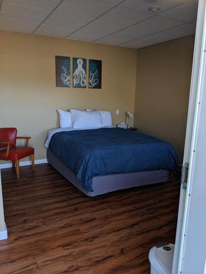 Nimpkish Hotel Alert Bay Екстер'єр фото